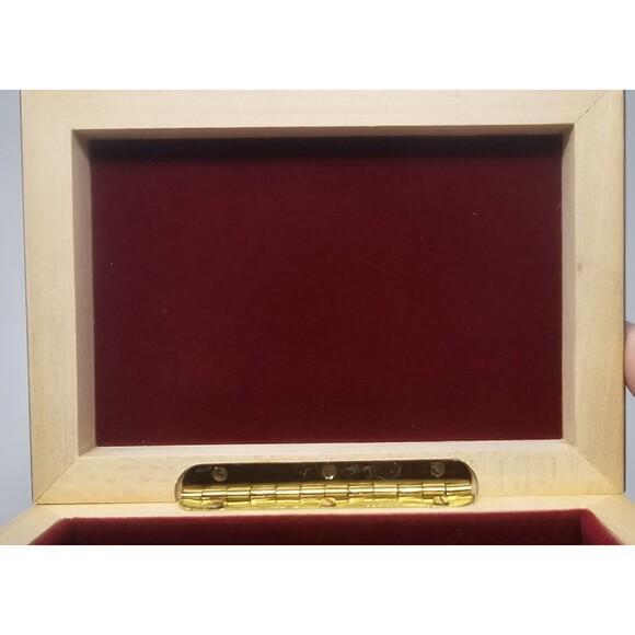 Still Life Tabby Cat Lacquerware Wooden Hinged Trinket Jewelry Box Lined Italy - Picture 8 of 15